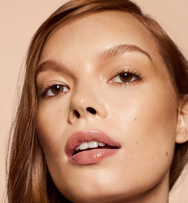 LIp Gloss Bomb Luminizer de Fenty Beauty Tono Fenty Glow Heat 03