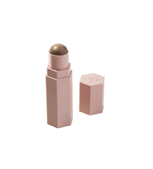 Match Stix Matte Contour de Fenty Beauty Tono Amber 01