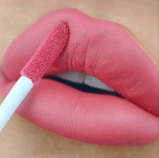 Lipstick Liquido Seal the Deal de Beauty Creations Tono Bare