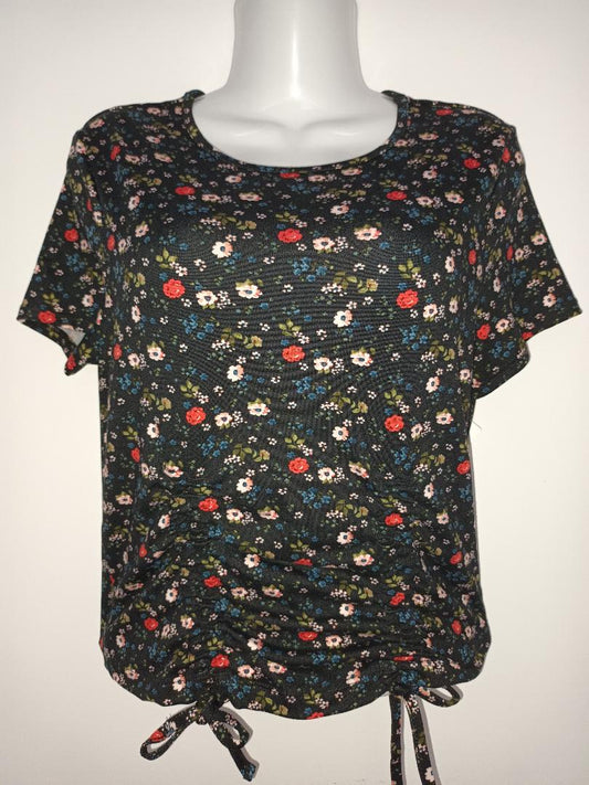 Blusa negra flores manga corta