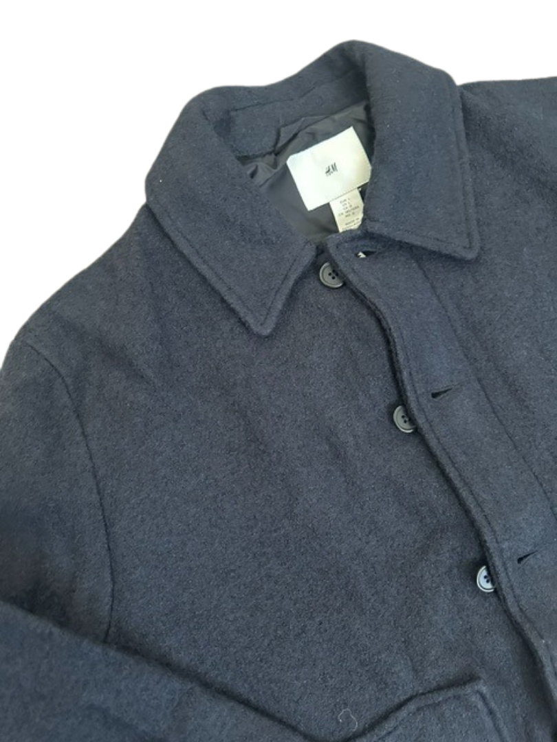 Chamarra Azul marino para Caballero modelo gabardina marca H&M