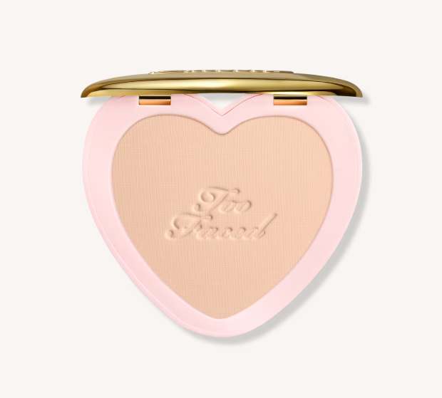 Polvo Fijador Soft Blur Born this Way de Too Faced tono Light