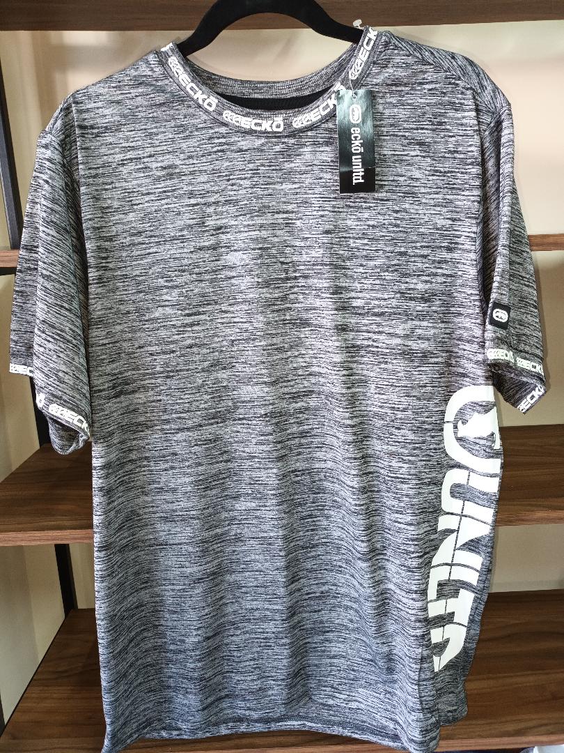 Playera gris Ecko