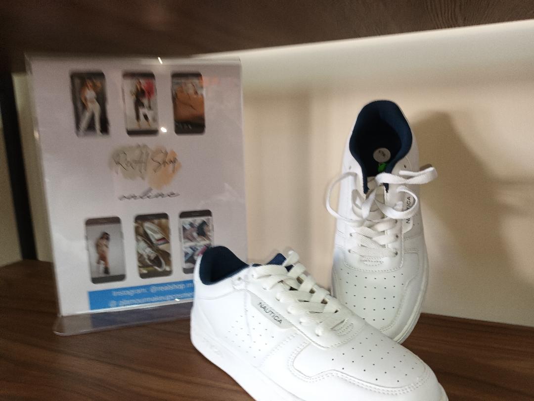 Tenis blancos Nautica